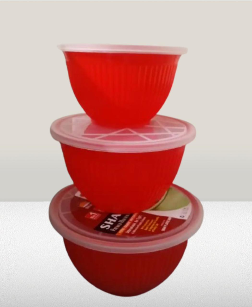 3 piece bowl set in different sizes and different color